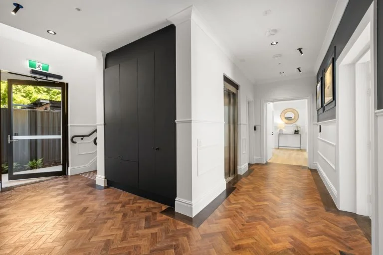 lowres_pnp_hallway2-768x512.jpg